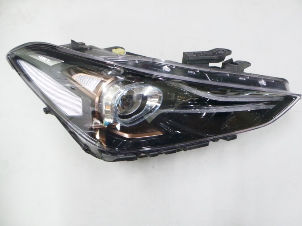 제네시스 G70 라이트(전조등, 헤드램프) LED 12핀-조수석 92102G9150 B급(스크래치)자동차중고부품